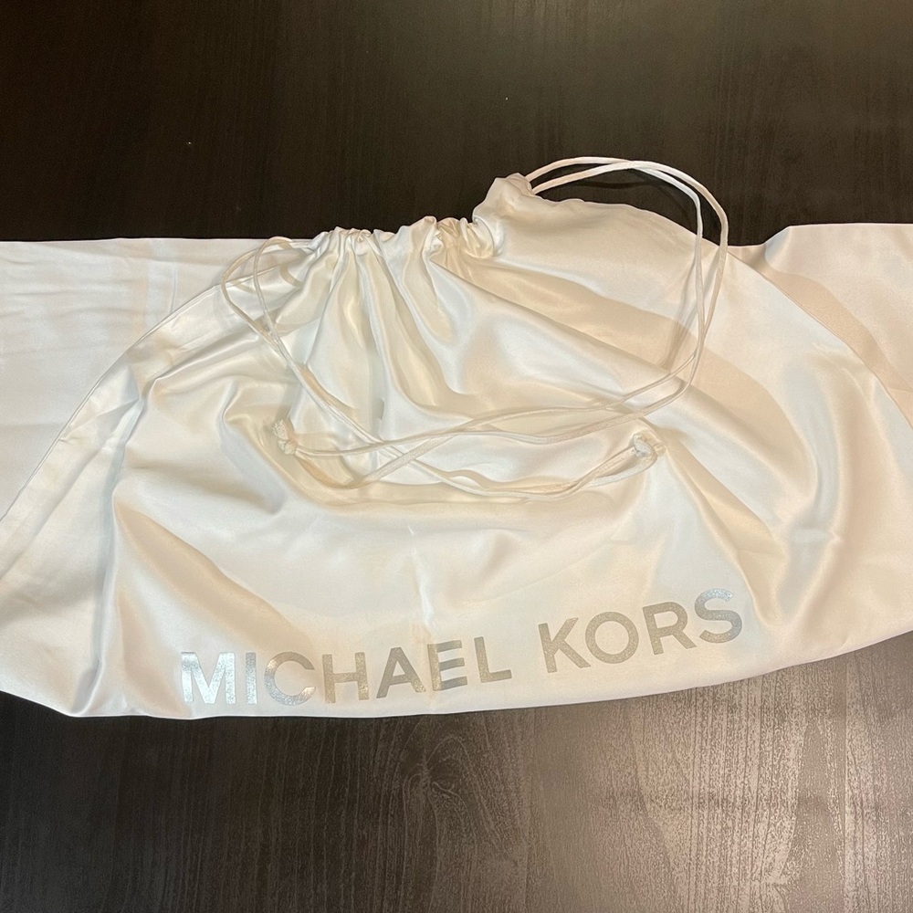 MICHAEL KORS - Dust Cover/Bag(21.5X22)